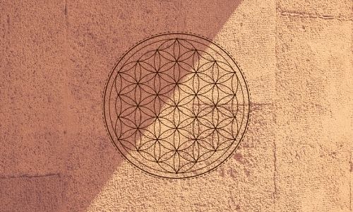 In2Infinity - Da Vinci School - Introduction to Sacred Geometry -Flower of Life on temple wall
